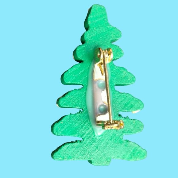 Christmas Tree Pin Brooch Holiday Jewelry handcrafted Wood - Picture 3 of 3